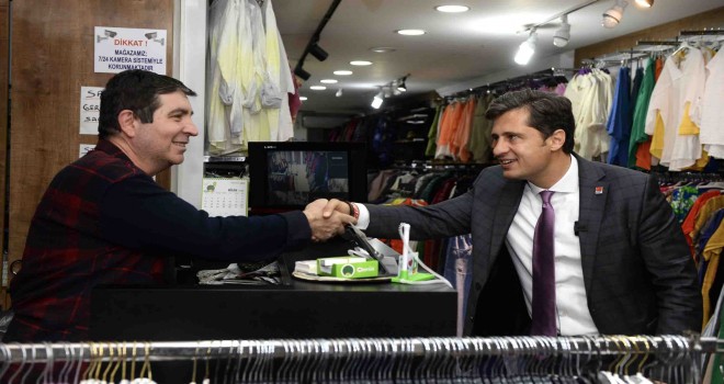 CHP İzmir Milletvekili Adayı Yücel, Karşıyaka'da esnafla bir araya geldi