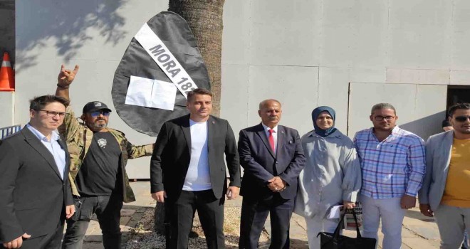 Zafer Partisi İzmir Yunan Konsolosluğu önünde anma törenine katıldı