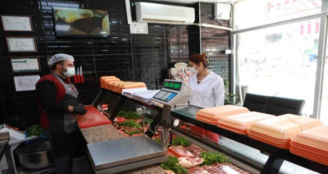 Bayraklı zabıtası gıda denetimi yaptı