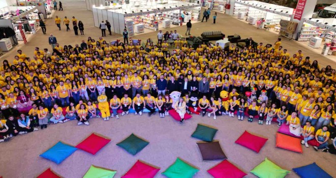 LÖSEV'in İyilikler Çarşısı İzmir'de kuruldu