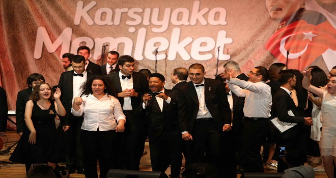 En büyük otizm korosu anneler için Karşıyaka'da sahnede