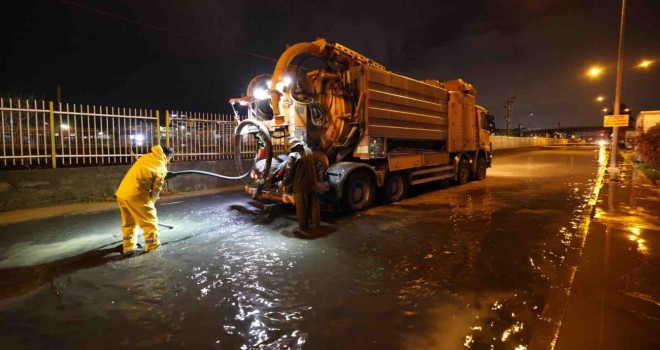 İzmir Büyükşehir'den yağış raporu: 963 ihbar...