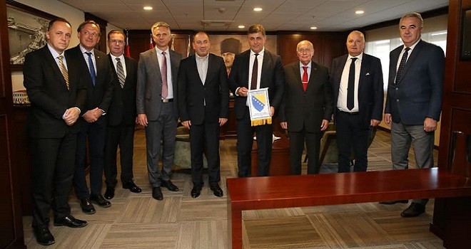 Boşnak Bakan, Başkan Tugay'ı ziyaret etti