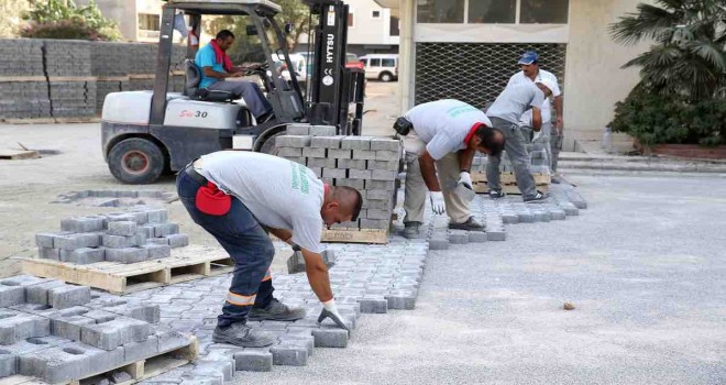 Karşıyaka'da 1 yılda 75 bin metrekare yol onarımı