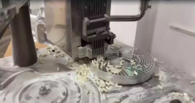 İzmir'de uyuşturucu imalathanesine operasyon