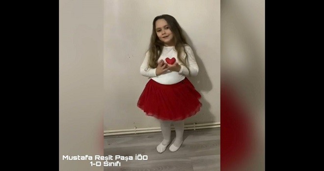 Öğretmenlerinin doğum gününü online kutladılar