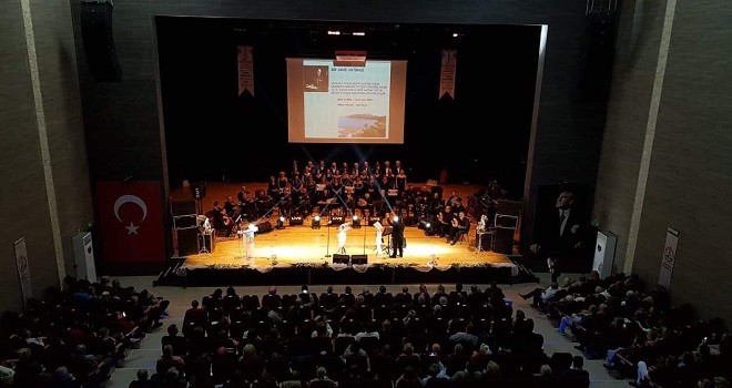 Karşıyaka Sanat Derneği TSM Konseri ayakta alkışlandı...