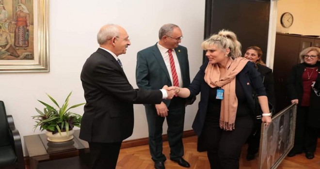 Karşıyaka CHP Kadın Kolları Genel Merkez'de...