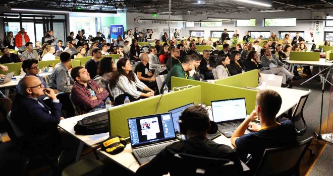 Kolektif Girişimcilik Merkezi'nde Pitch Challenge