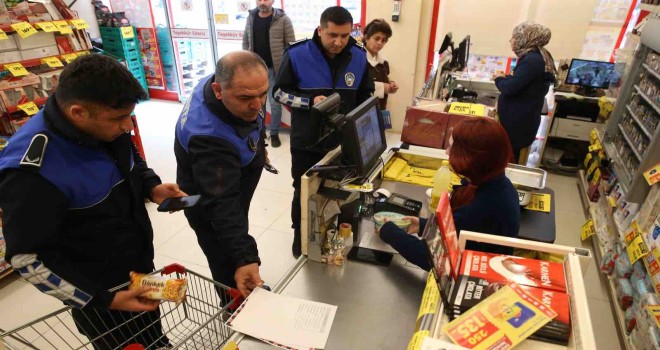 Çiğli Belediyesi zabıtasından Ramazan’da sıkı denetim