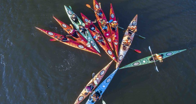 Karşıyaka kanolarla renkleniyor