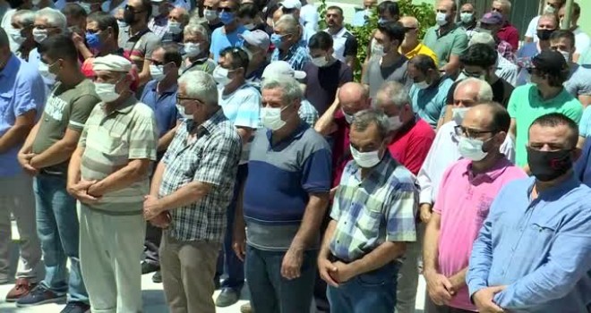 Batan teknede vefat eden anne ve iki çocuğu son yolculuğuna uğurlandı