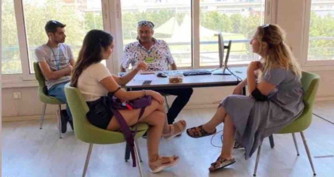 İzmir Büyükşehir, tercih zamanı gençlerin yanında