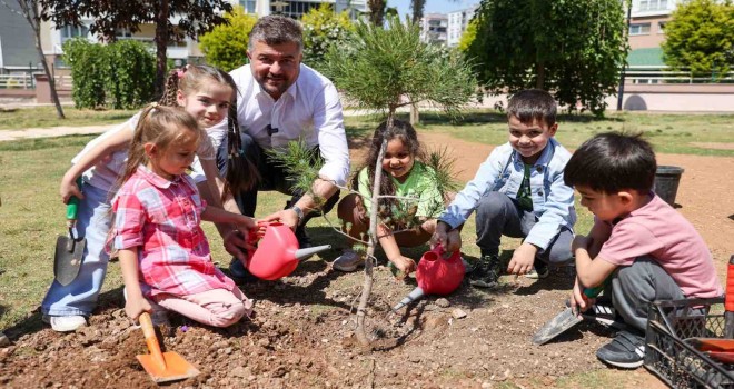 Miniklerle fidan dikti