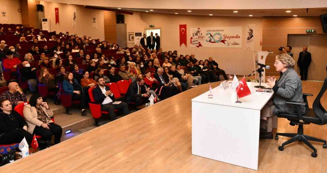 Hacer Foggo’dan Çiğli Belediyesi projelerine büyük övgü