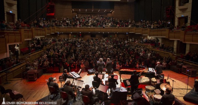 Hakan Aysev ve Levent Gündüz ayakta alkışlandı