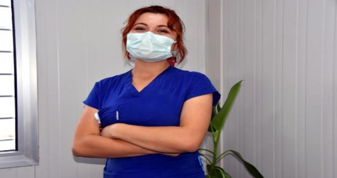 Bakan Koca'dan Karşıyaka'da görev yapan hemşireye teşekkür