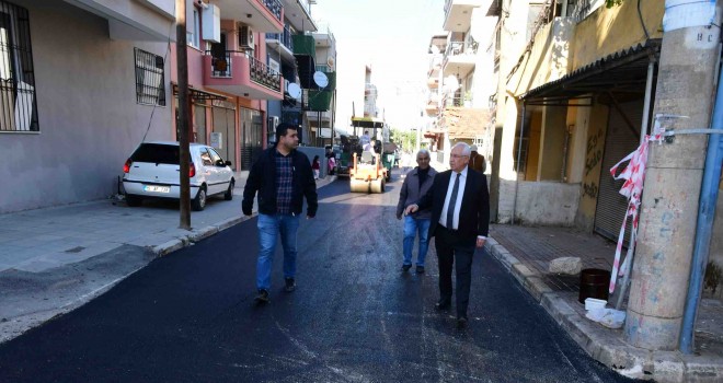 Karabağlar'da asfaltlama çalışmaları tam gaz