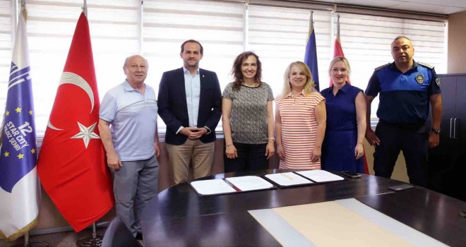 Karşıyaka’da sağlıklı kentleşme için imzalar atıldı