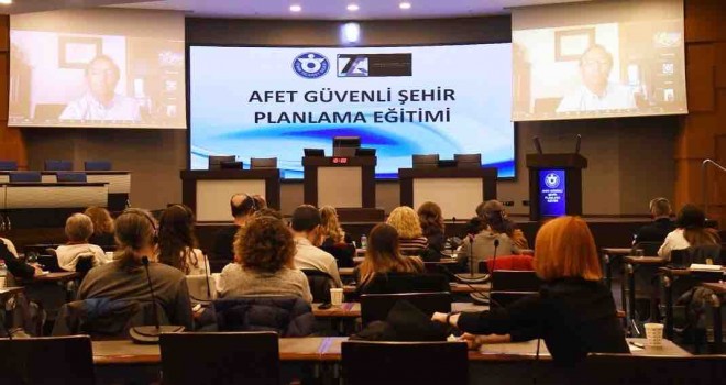 Şilili mimar ve şehir plancısından İZTO’da ''güvenli şehir'' eğitimi