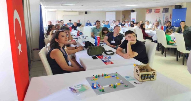 Öğrenciler geliştirdikleri projelerle dikkat çekti