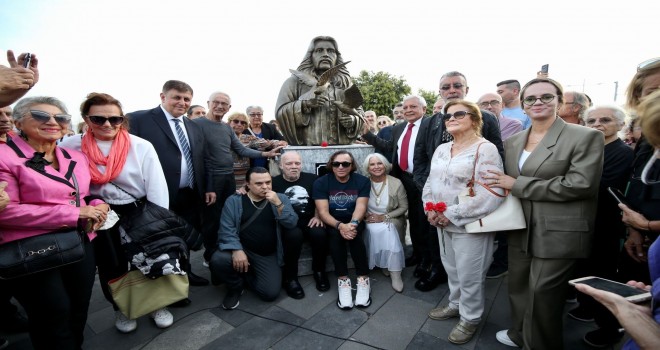 Barış Manço Büstü açıldı