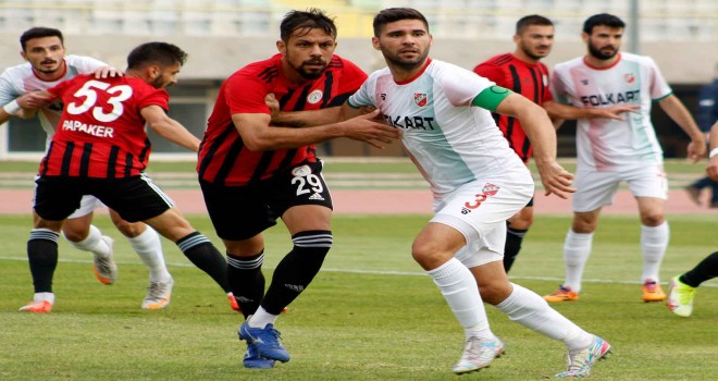 Karşıyaka evinde 4 yedi...