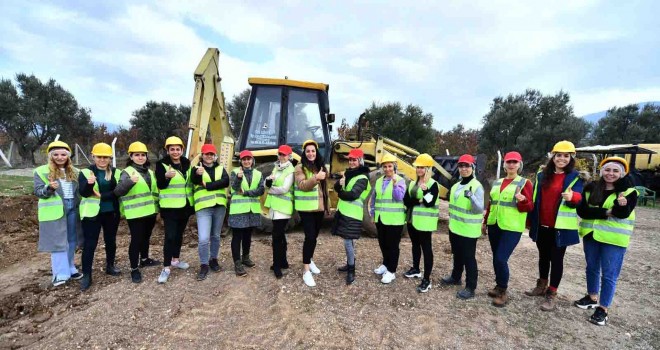 İzmir’de kadınlar her işi yapar