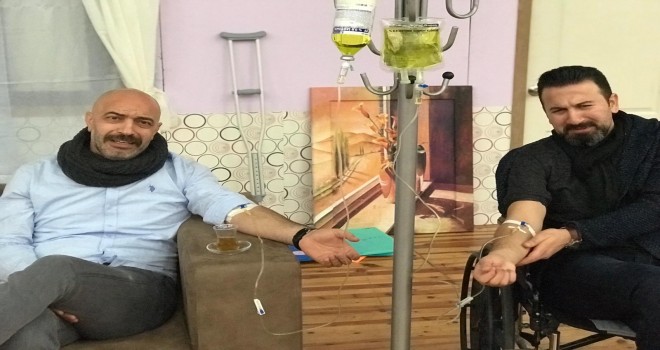 Serum ile sahneye çıktılar