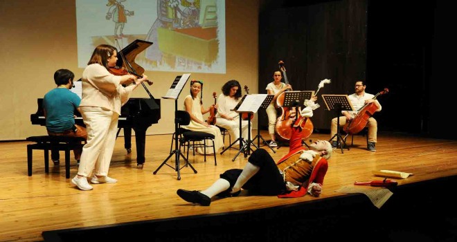 Uluslararası Karşıyaka Çocuk Festivali tüm coşkusuyla devam ediyor
