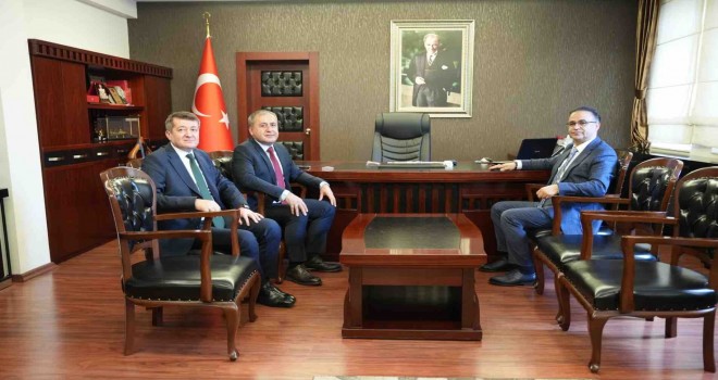 İzmir İl Milli Eğitim Müdürü Dr. Yahşi, Karşıyaka'yı ziyaret etti