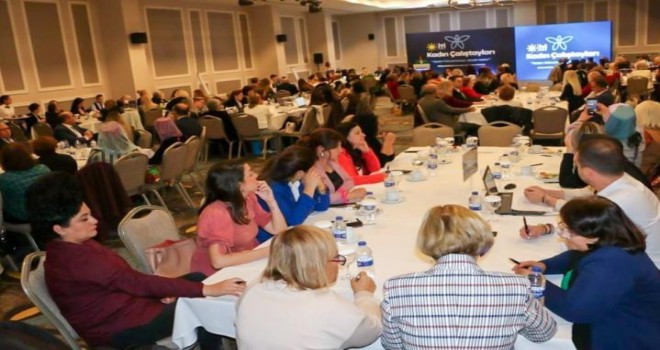 İyi Parti, Karşıyaka'da kadın çalıştayı düzenledi