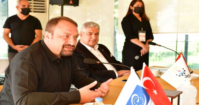 Çiğli’de ''Barınamayan Öğrenciler'' için çözüm zirvesi