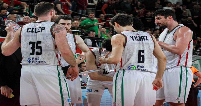 Karşıyaka'ya potada 1 galibiyet yetecek