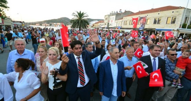 9. Foça Uluslararası Kültür Sanat ve Balıkçılık Festivali coşkusu tüm hızıyla devam ediyor