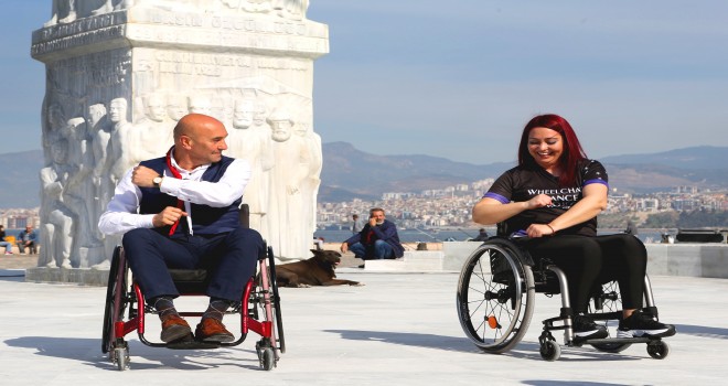 Soyer sokakları tekerlekli sandalye ile gezdi