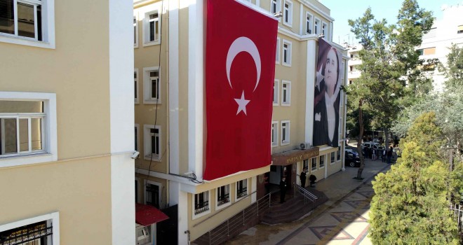 Bornova Belediyesi’nde bayrak nöbeti