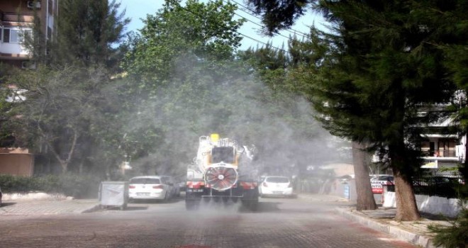 Bayraklı’da 24 mahalleye 2100 ton dezenfektan