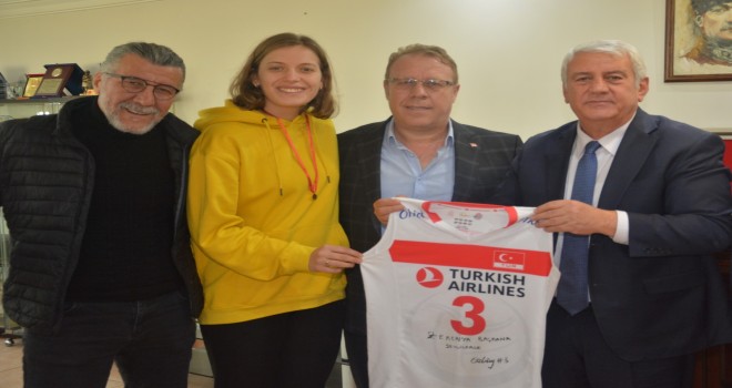 Filenin sultanına bir ödül de İzmir esnaf teşkilatından