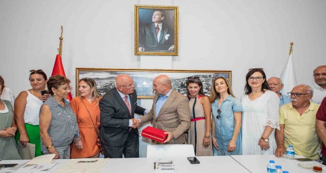 Başkan Soyer’e GEMA Vakfı’ndan plaket