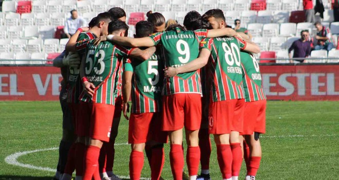 Karşıyaka'da Dinçel forvet istiyor