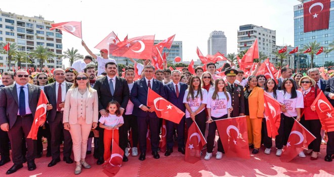 19 Mayıs coşkusu İzmir’i sardı