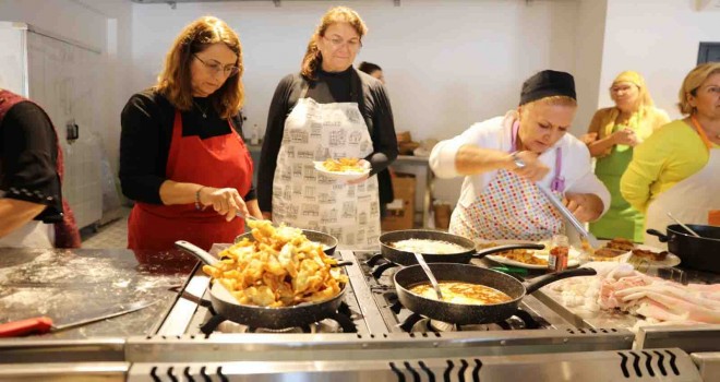Geleneksel Yemek Atölyeleri'nin ilk lezzeti: Urla Mantısı