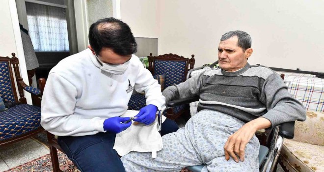 İzmir Büyükşehir'den kalplere dokunan hizmet: Evde Bakım