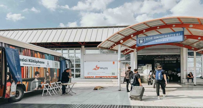 Gezici Kütüphane, Ege Üniversitesi Metro durağında