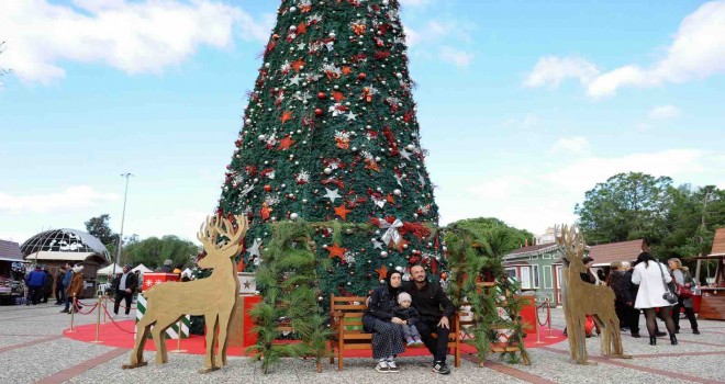 Karşıyaka'da Yeni Yıl Pazarı açıldı
