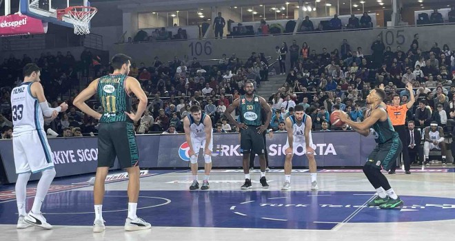 Pınar Karşıyaka, Türk Telekom'a kaybetti