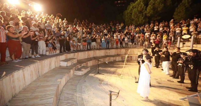 ''Kargalar'' Efes Selçuk'a geldi