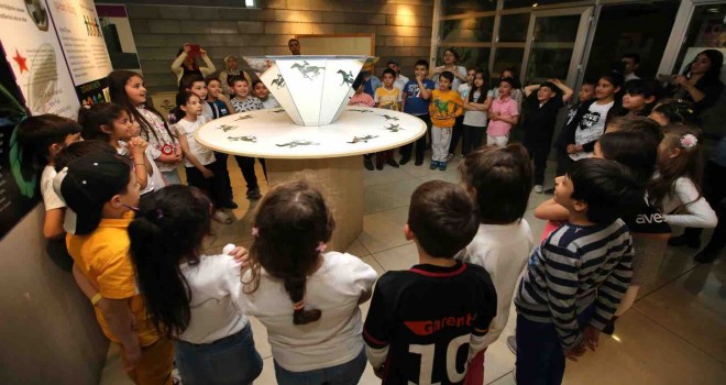 Karşıyaka Bilim Merkezi yeniden açılıyor...