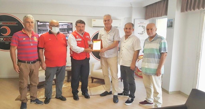 Karşıyakalı amatörlerden Karadeniz'e teşekkür plaketi